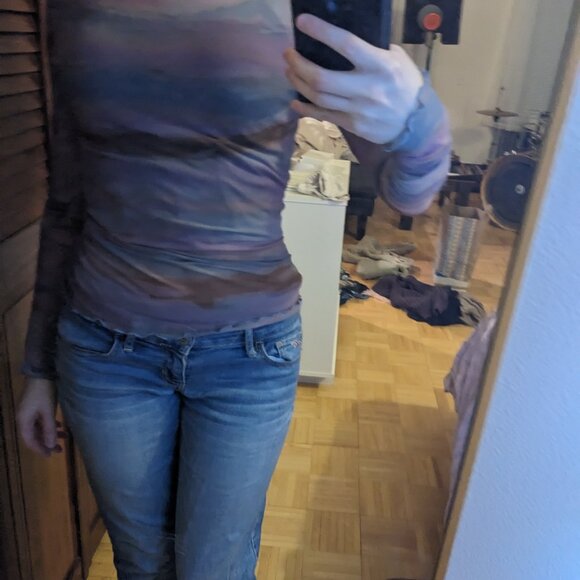 Abstract purple and blue long sleeve - Picture 4 of 4